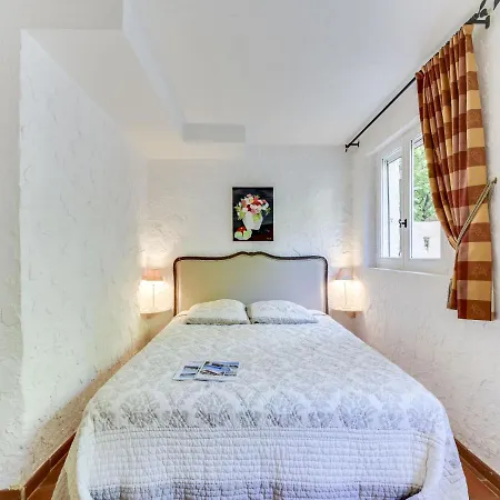 Village De Silhouette.4 * Grimaud