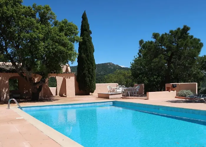 Village De Silhouette.4 *