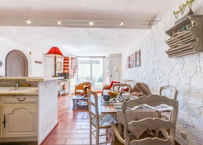 Village De Silhouette.4 * Grimaud